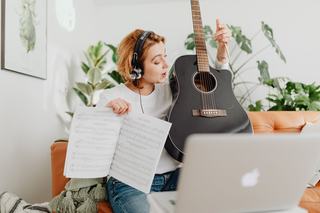 Abonnement partitions en ligne ou achat au morceau, lequel choisir