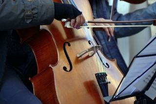 Partitions violoncelle : suites de Bach et concertos